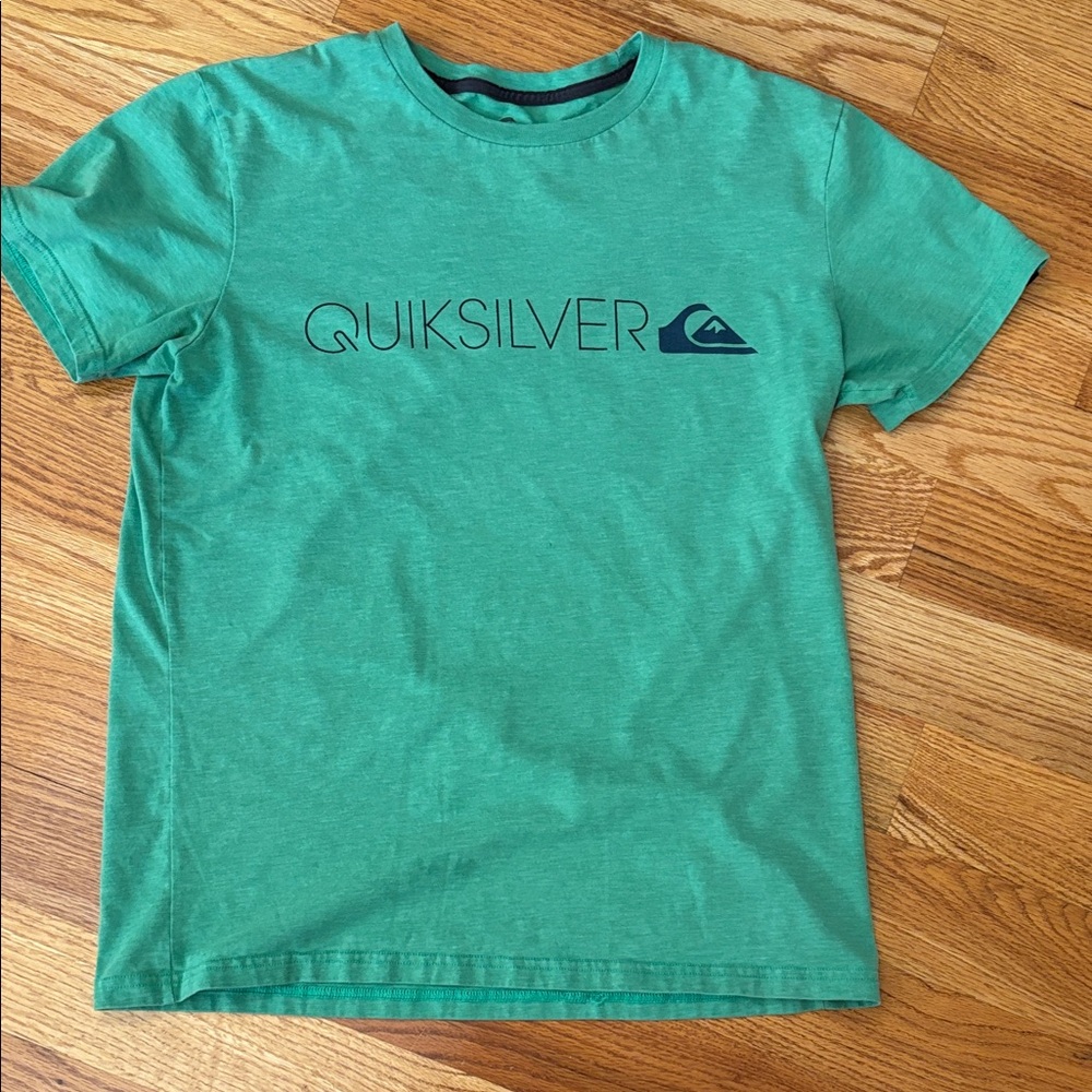 Quiksilver Green Short Sleeve Tee